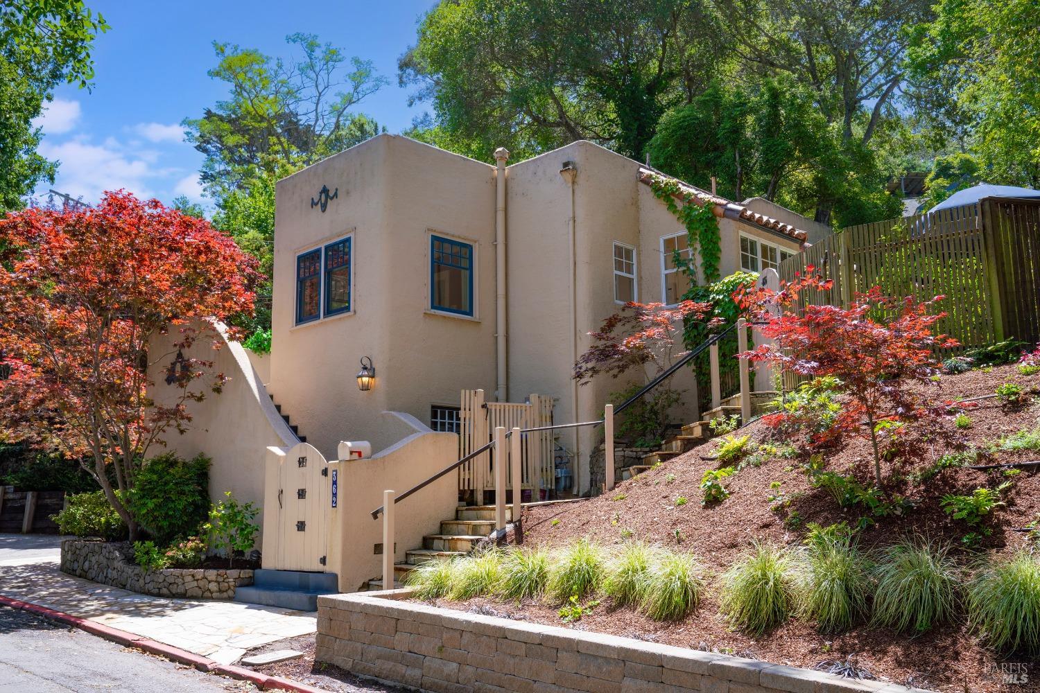 Detail Gallery Image 51 of 65 For 362 Redwood Ave, Corte Madera,  CA 94925 - 2 Beds | 1 Baths