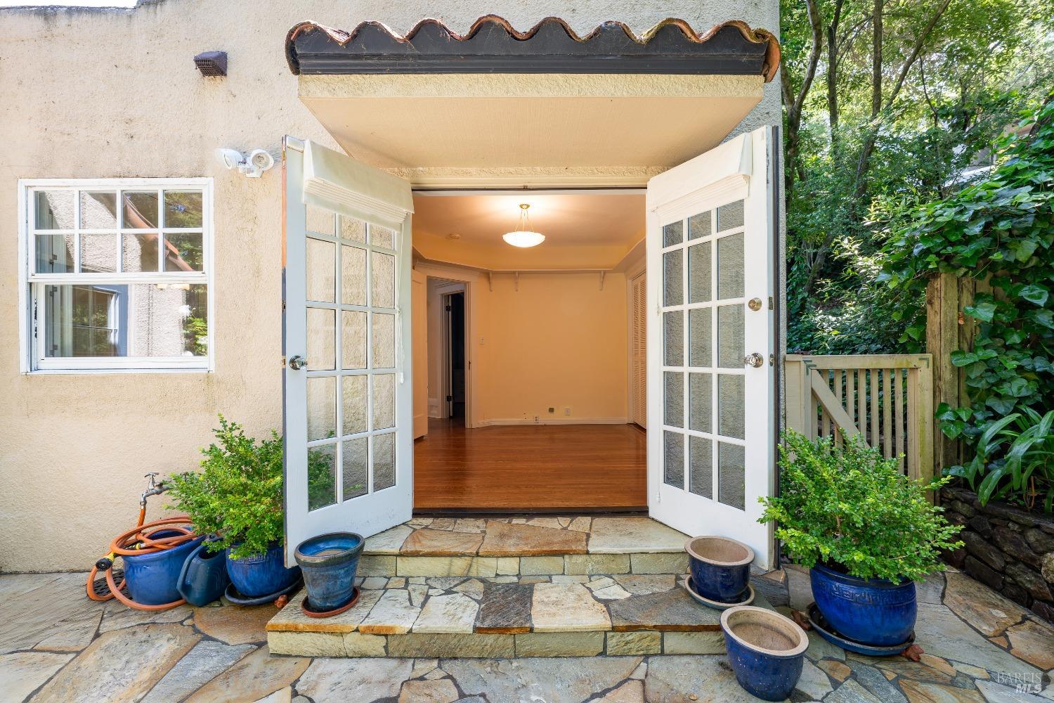 Detail Gallery Image 27 of 65 For 362 Redwood Ave, Corte Madera,  CA 94925 - 2 Beds | 1 Baths