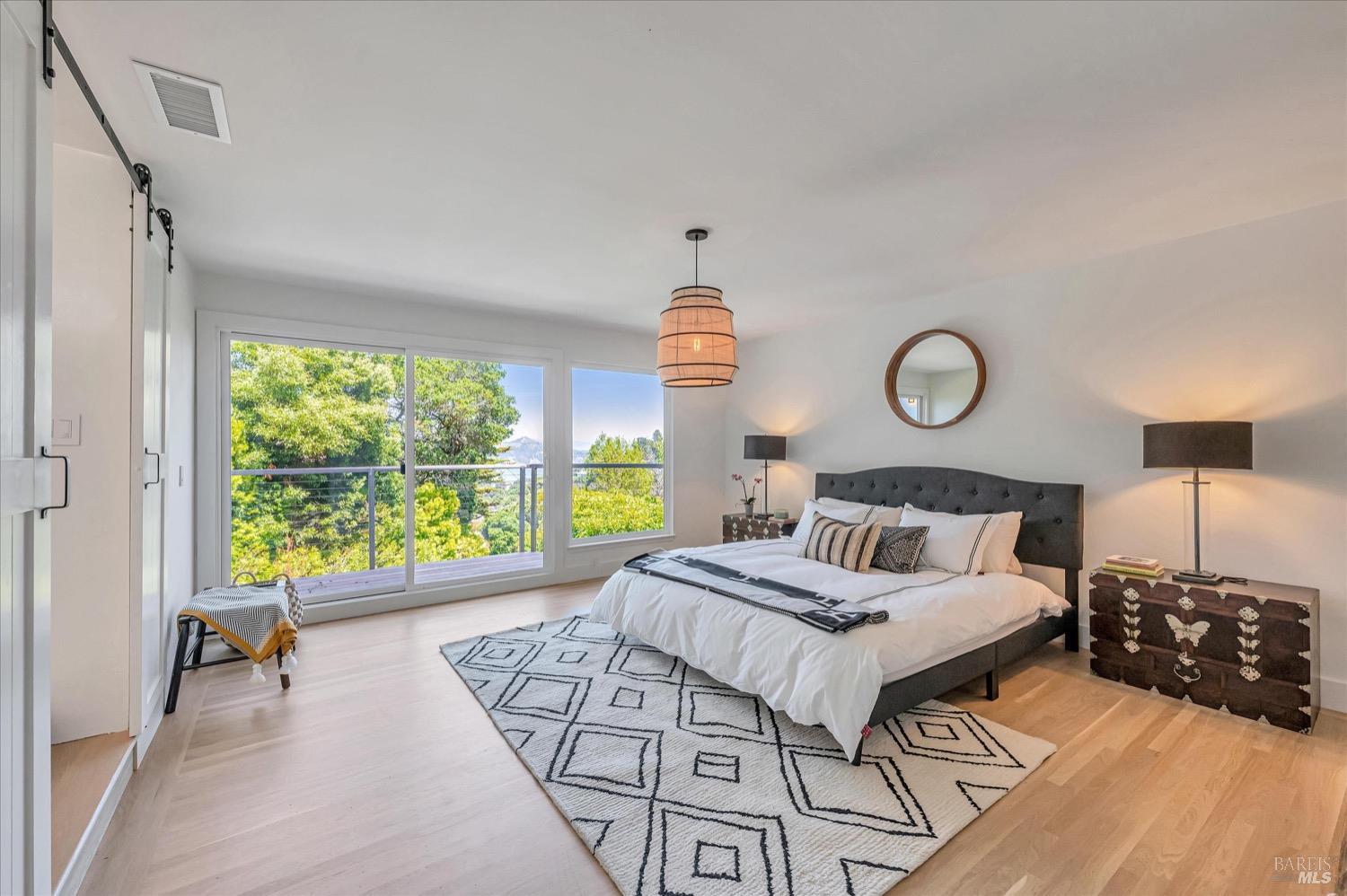 Detail Gallery Image 11 of 24 For 88 George Ln, Sausalito,  CA 94965 - 3 Beds | 2/1 Baths