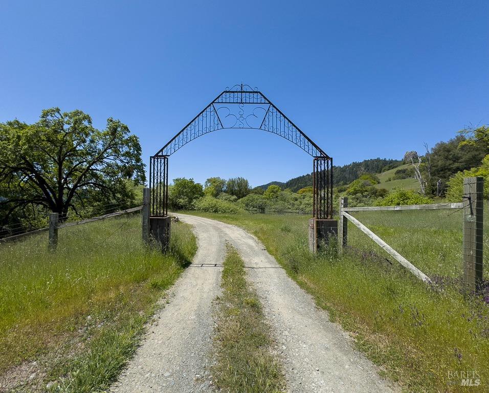 Detail Gallery Image 13 of 23 For 61750 Bell Springs Rd, Laytonville,  CA 95454 - 3 Beds | 2 Baths