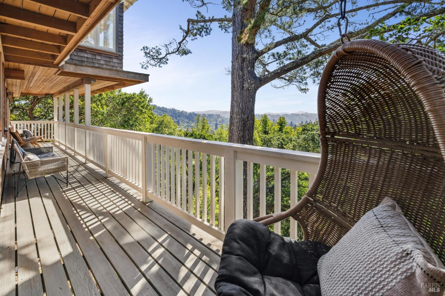 Detail Gallery Image 43 of 52 For 4 Rainbow Ln, Mill Valley,  CA 94941 - 3 Beds | 2 Baths