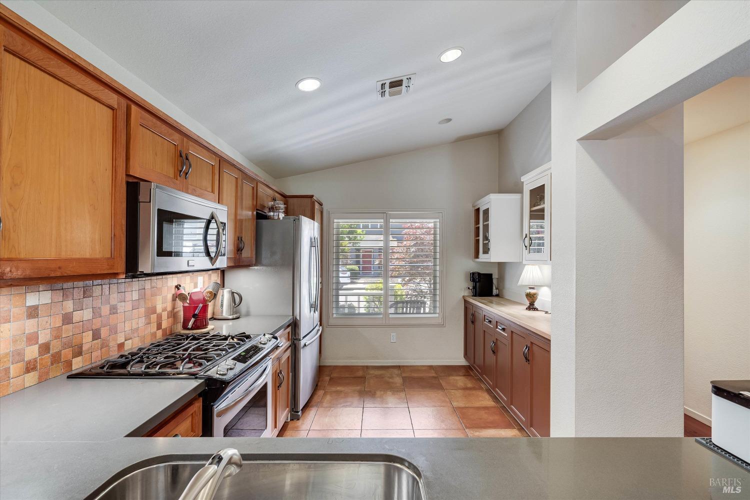Detail Gallery Image 7 of 22 For 280 Pickett St, Sonoma,  CA 95476 - 2 Beds | 2 Baths