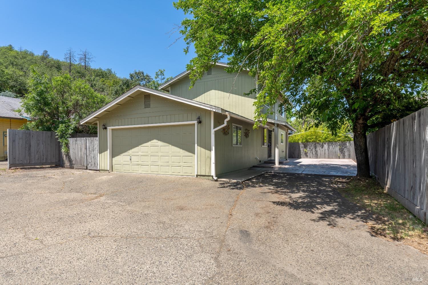 Detail Gallery Image 1 of 20 For 1342 Helen Ave, Ukiah,  CA 95482 - 3 Beds | 2/1 Baths