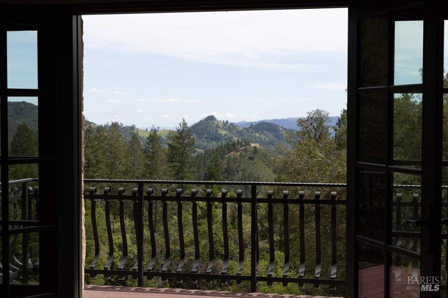 Detail Gallery Image 20 of 45 For 15300 Ida Clayton Rd, Calistoga,  CA 94515 - 4 Beds | 4/1 Baths