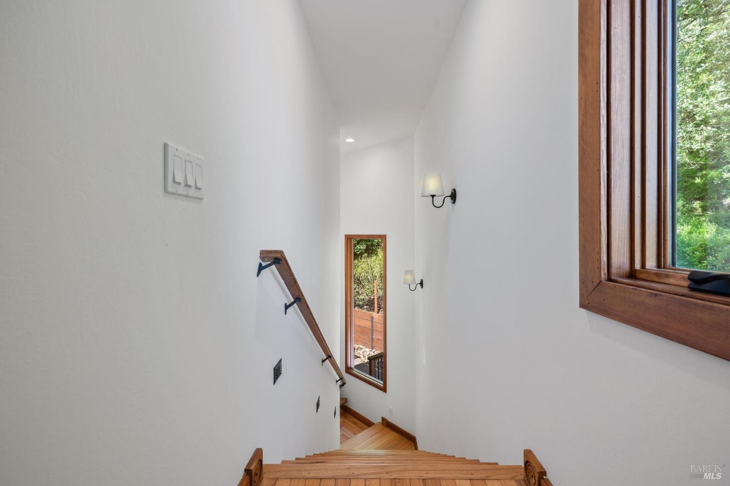 Detail Gallery Image 23 of 37 For 384 N Ferndale Ave, Mill Valley,  CA 94941 - 2 Beds | 2 Baths