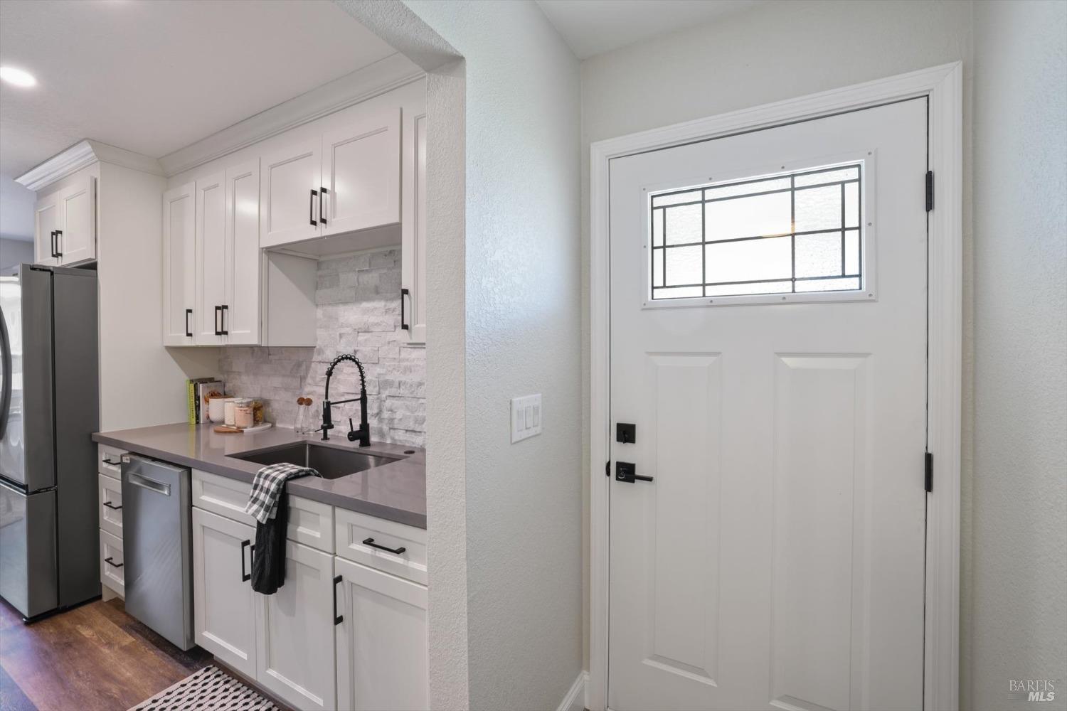 Detail Gallery Image 7 of 29 For 2273 Santa Fe Dr, Fairfield,  CA 94533 - 3 Beds | 1 Baths