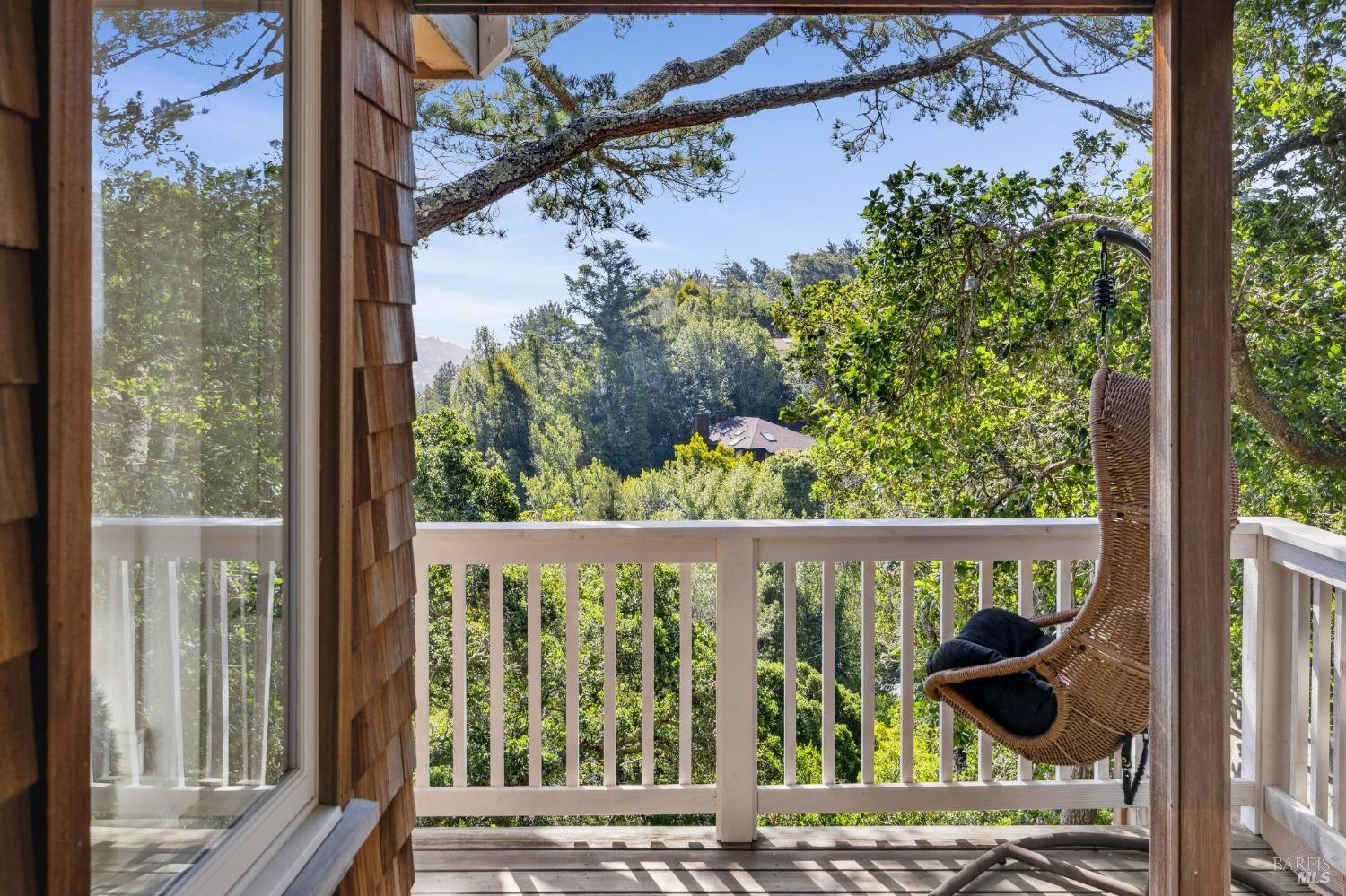 Detail Gallery Image 42 of 52 For 4 Rainbow Ln, Mill Valley,  CA 94941 - 3 Beds | 2 Baths