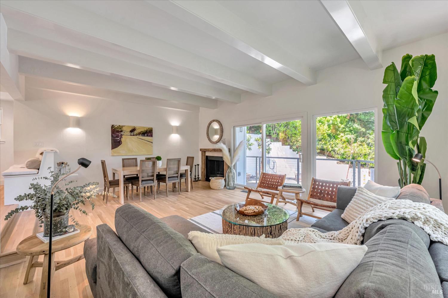 Detail Gallery Image 4 of 24 For 88 George Ln, Sausalito,  CA 94965 - 3 Beds | 2/1 Baths