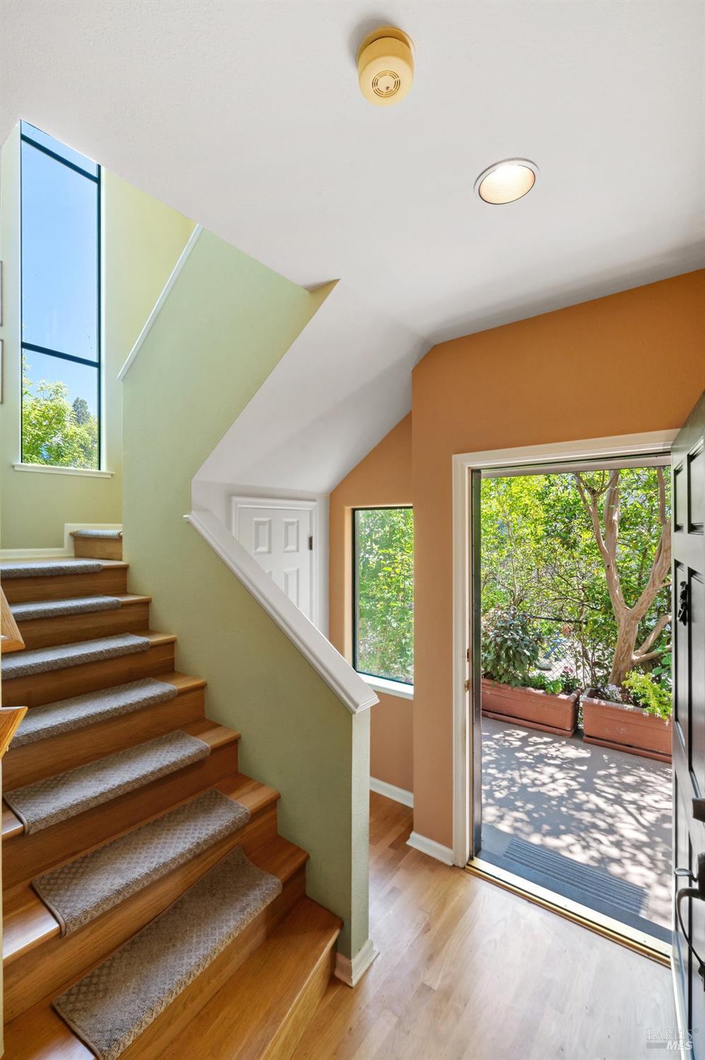 Detail Gallery Image 18 of 61 For 36 Mariposa Ave #1,  San Anselmo,  CA 94960 - 2 Beds | 2/1 Baths