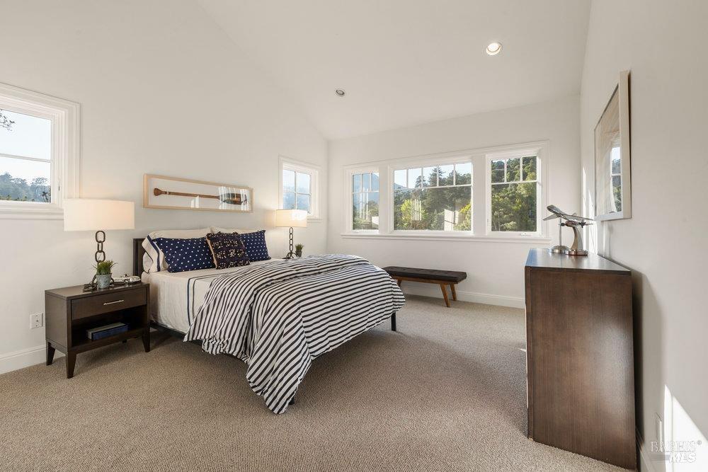 Detail Gallery Image 35 of 54 For 118 Woodbine Dr, Mill Valley,  CA 94941 - 5 Beds | 5/1 Baths