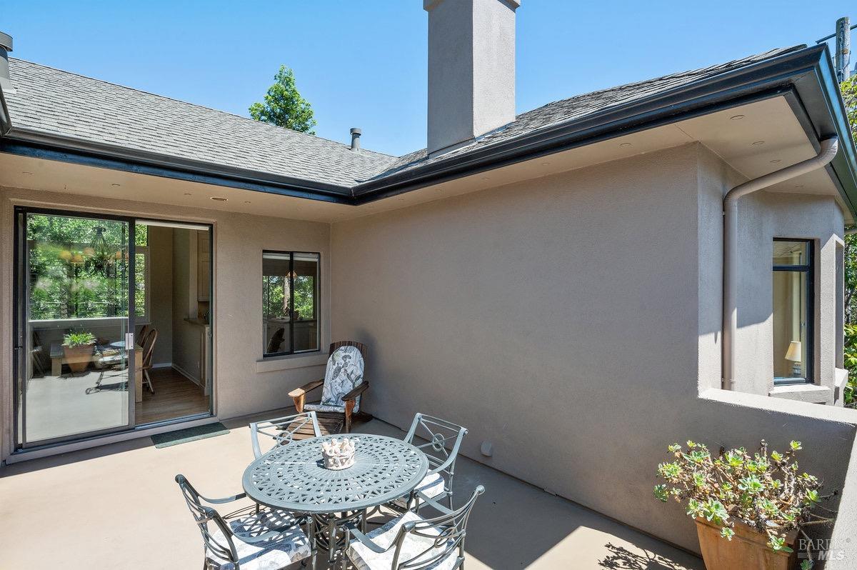 Detail Gallery Image 16 of 61 For 36 Mariposa Ave #1,  San Anselmo,  CA 94960 - 2 Beds | 2/1 Baths