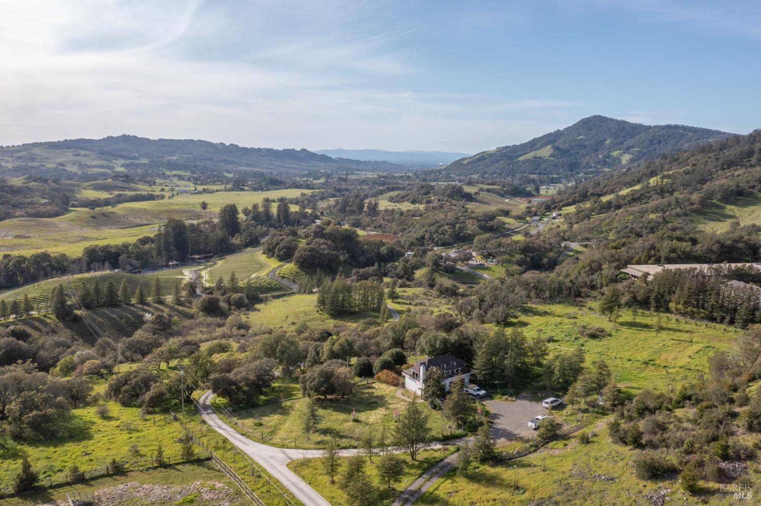 Detail Gallery Image 2 of 14 For 3220 Matanzas Creek Ln, Santa Rosa,  CA 95404 - 2 Beds | 2 Baths