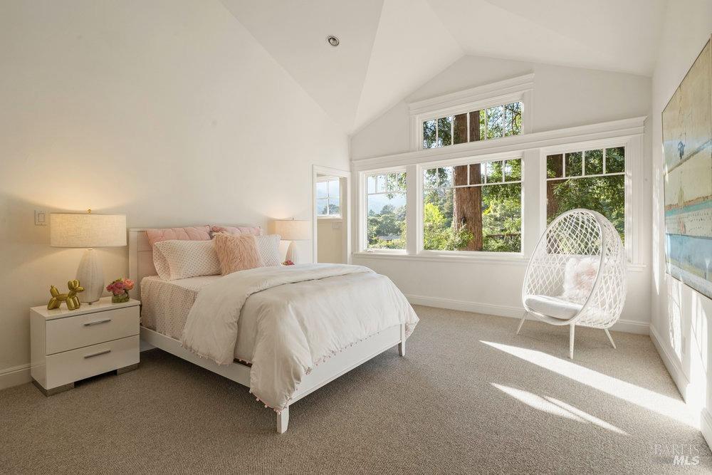 Detail Gallery Image 31 of 51 For 118 Woodbine Dr, Mill Valley,  CA 94941 - 5 Beds | 5/1 Baths