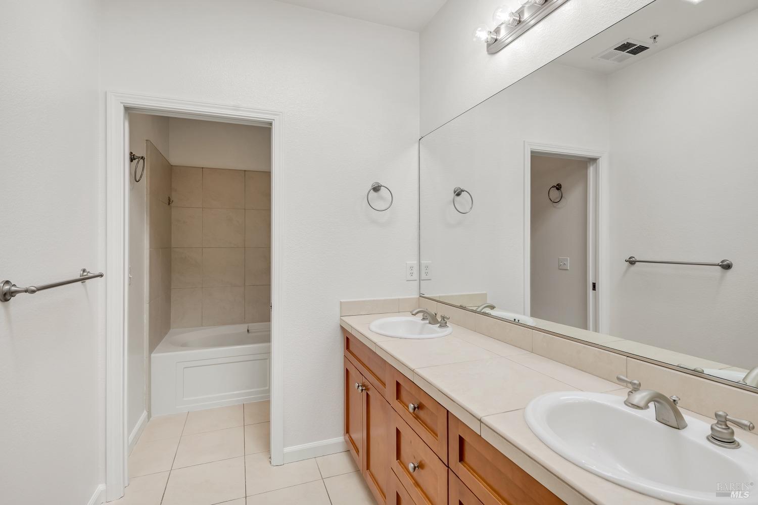 Detail Gallery Image 21 of 32 For 7831 Revard Ct, Cotati,  CA 94931 - 3 Beds | 2/1 Baths