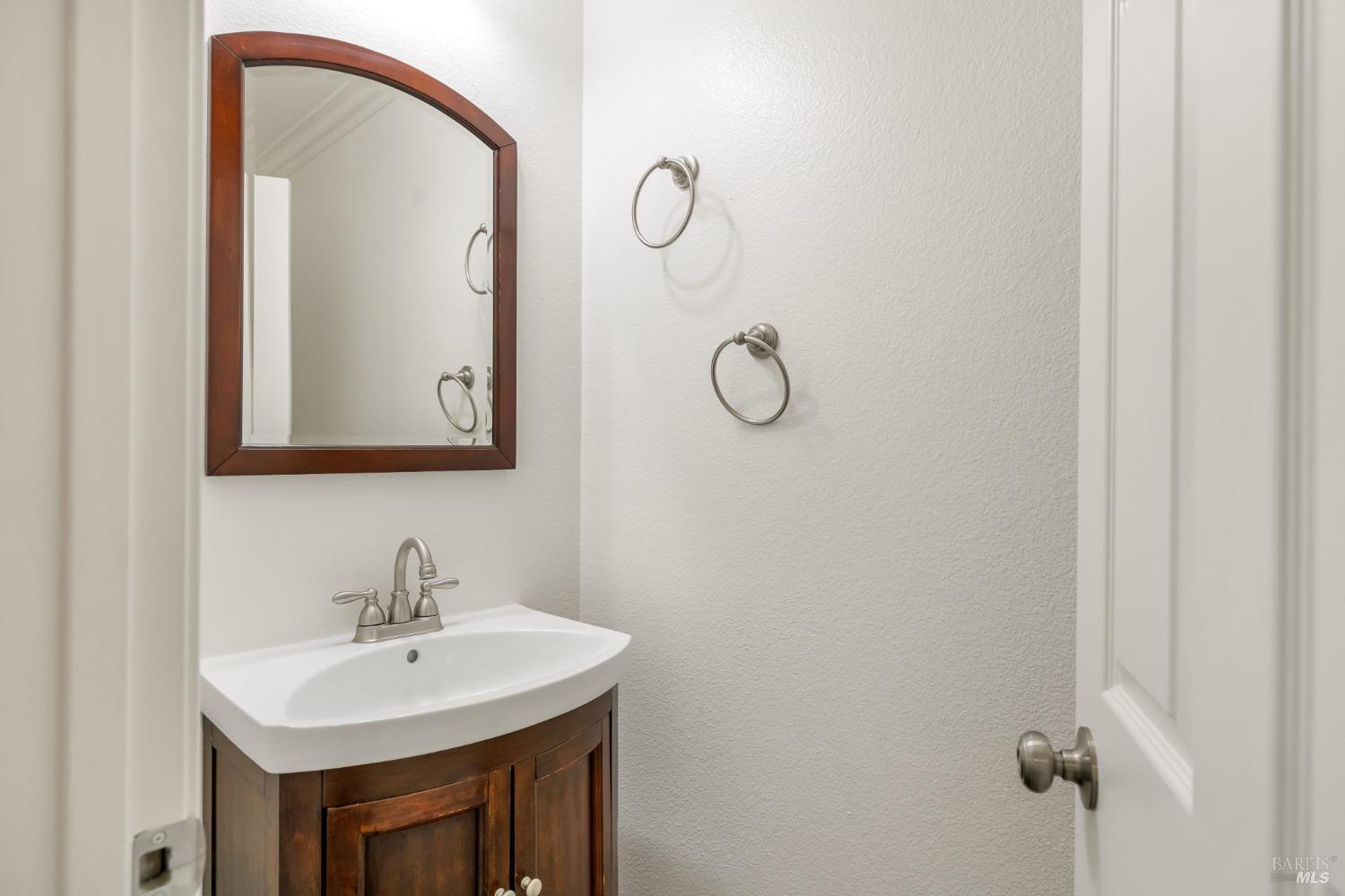 Detail Gallery Image 11 of 32 For 7831 Revard Ct, Cotati,  CA 94931 - 3 Beds | 2/1 Baths