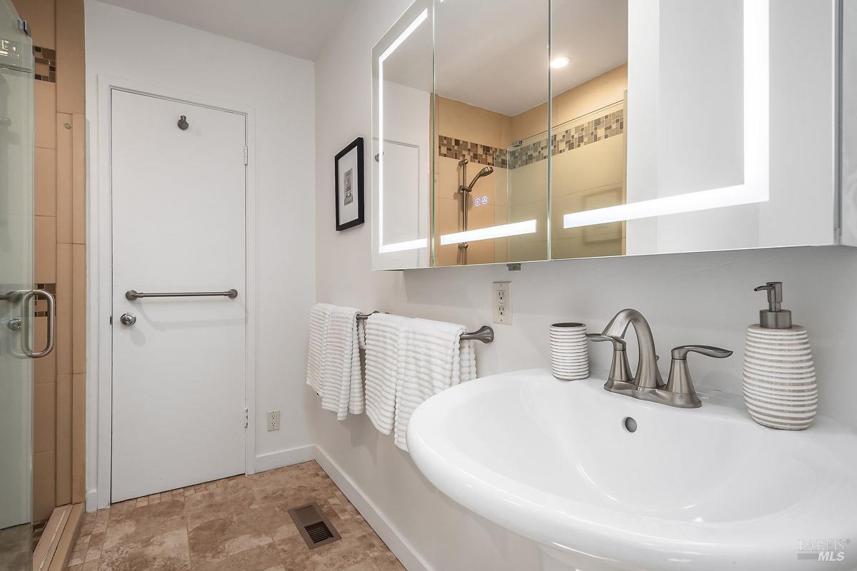 Detail Gallery Image 22 of 32 For 25 Brushwood Ln, Greenbrae,  CA 94904 - 2 Beds | 1 Baths