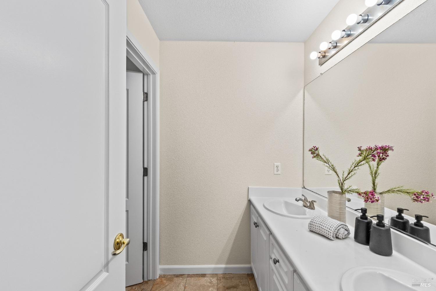 Detail Gallery Image 38 of 68 For 4202 Brudenell Dr, Fairfield,  CA 94533 - 5 Beds | 2/1 Baths