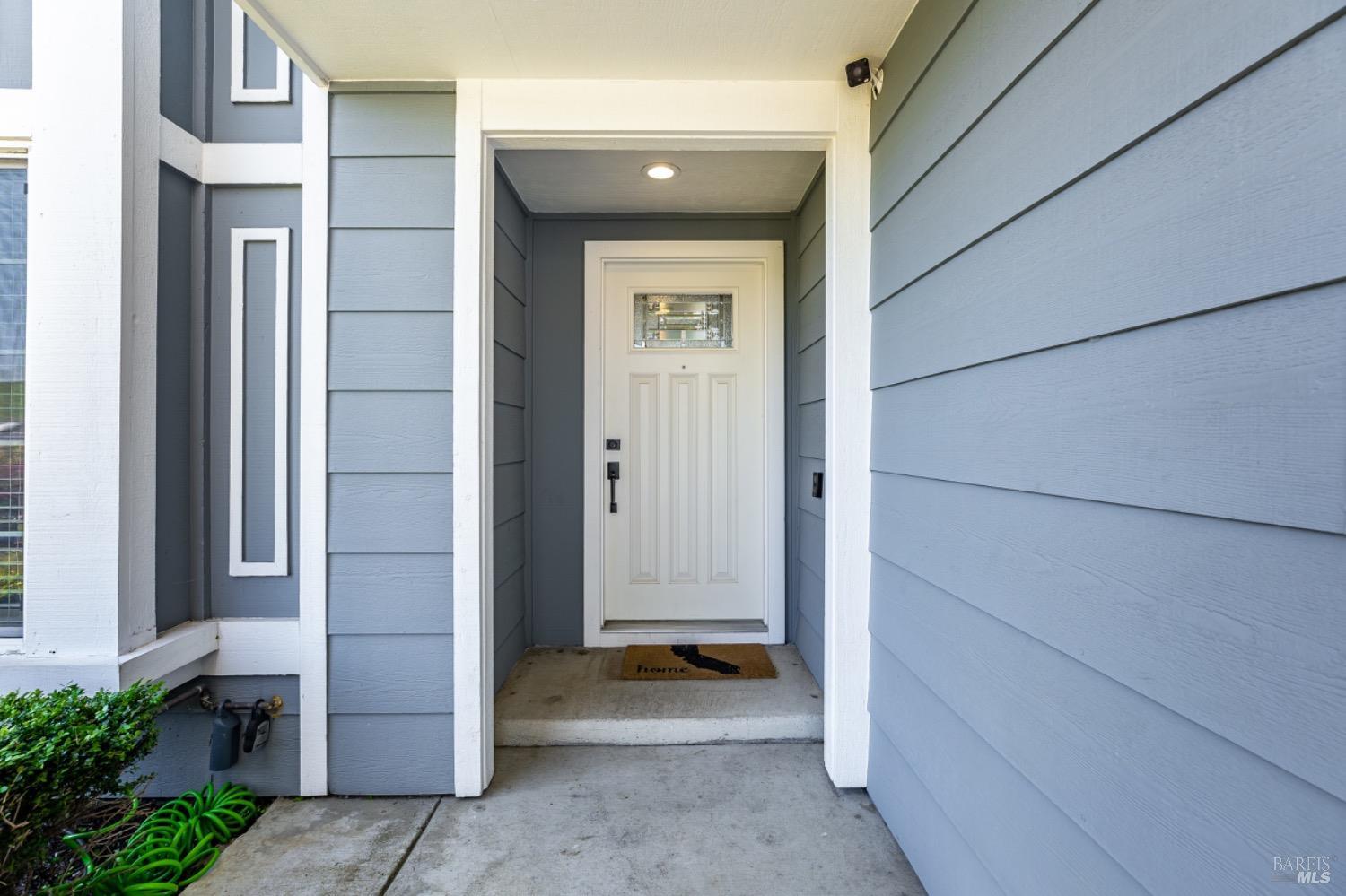 Detail Gallery Image 11 of 74 For 557 Cooper Dr, Benicia,  CA 94510 - 5 Beds | 2/1 Baths