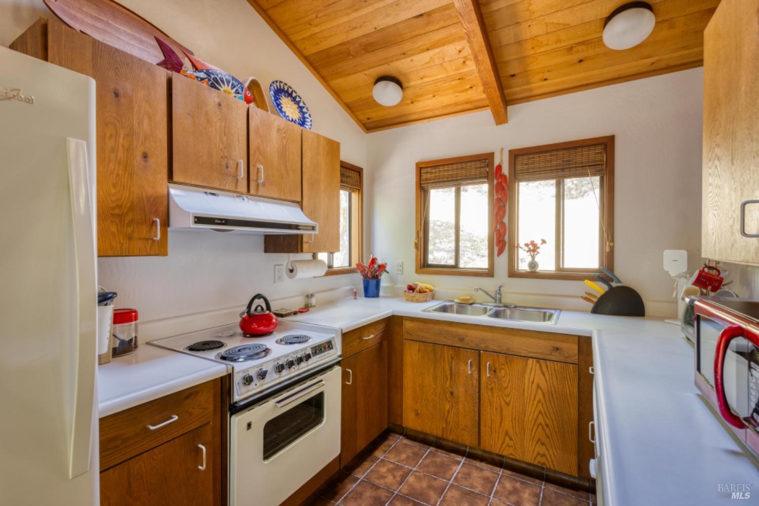 Detail Gallery Image 9 of 25 For 2 Nw Pine Flat Rd, Cazadero,  CA 95421 - 2 Beds | 2 Baths