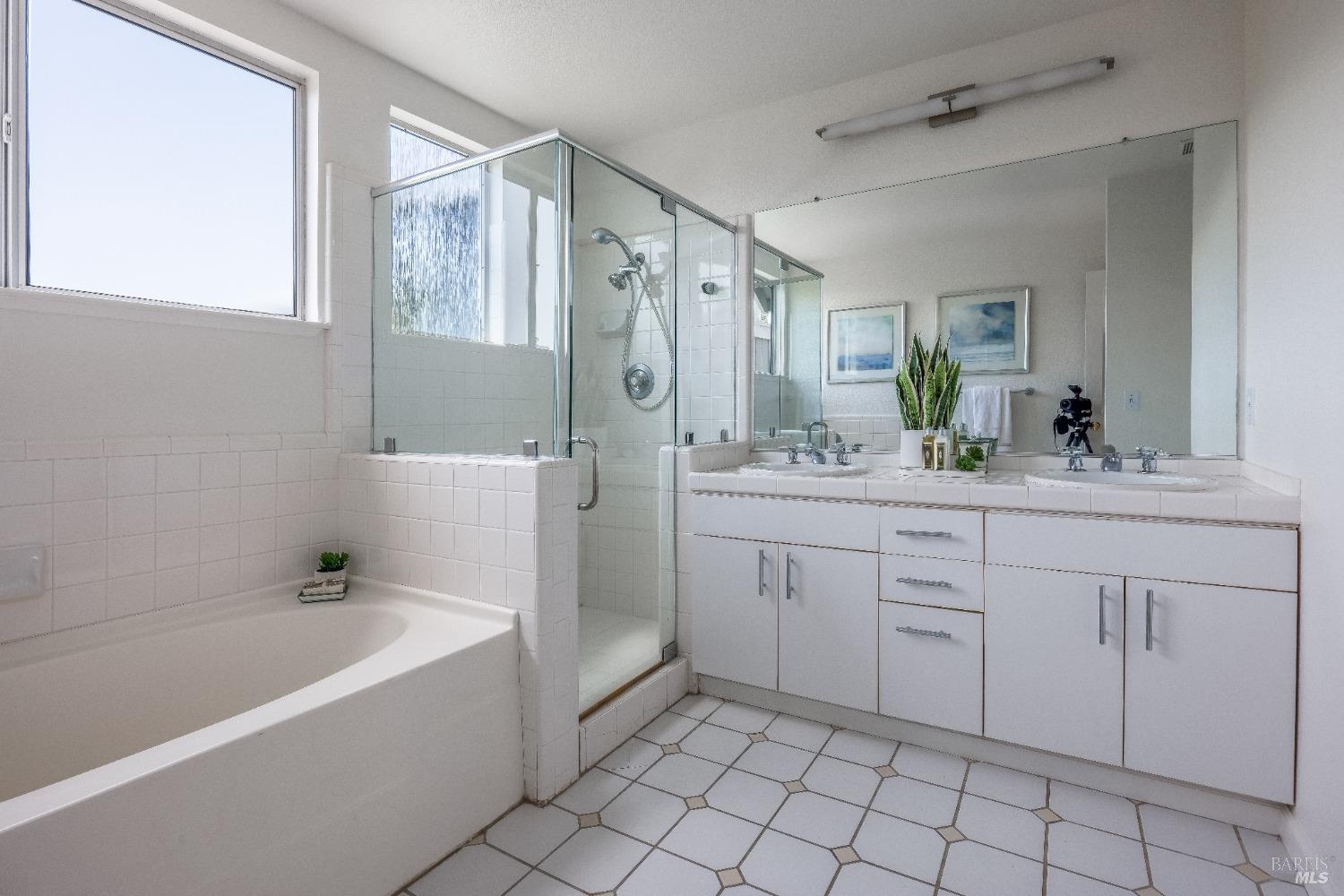Detail Gallery Image 14 of 34 For 238 Catalina Blvd, San Rafael,  CA 94901 - 3 Beds | 2/1 Baths