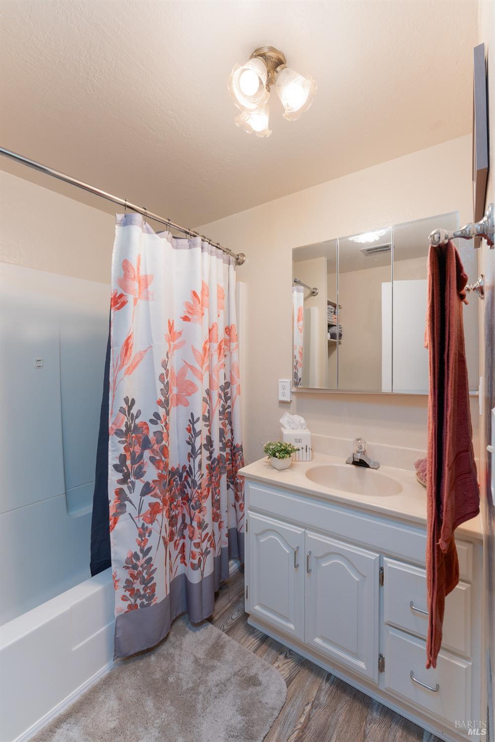 Detail Gallery Image 11 of 34 For 2801 Road E Rd, Redwood Valley,  CA 95470 - 3 Beds | 2 Baths
