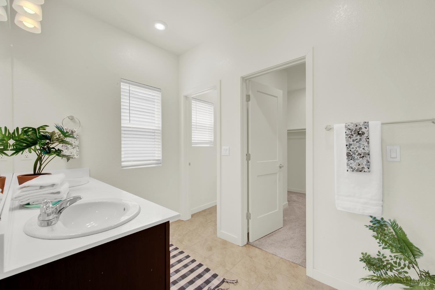 Detail Gallery Image 30 of 52 For 1075 Johns Hopkins Ct, Dixon,  CA 95620 - 3 Beds | 2/1 Baths