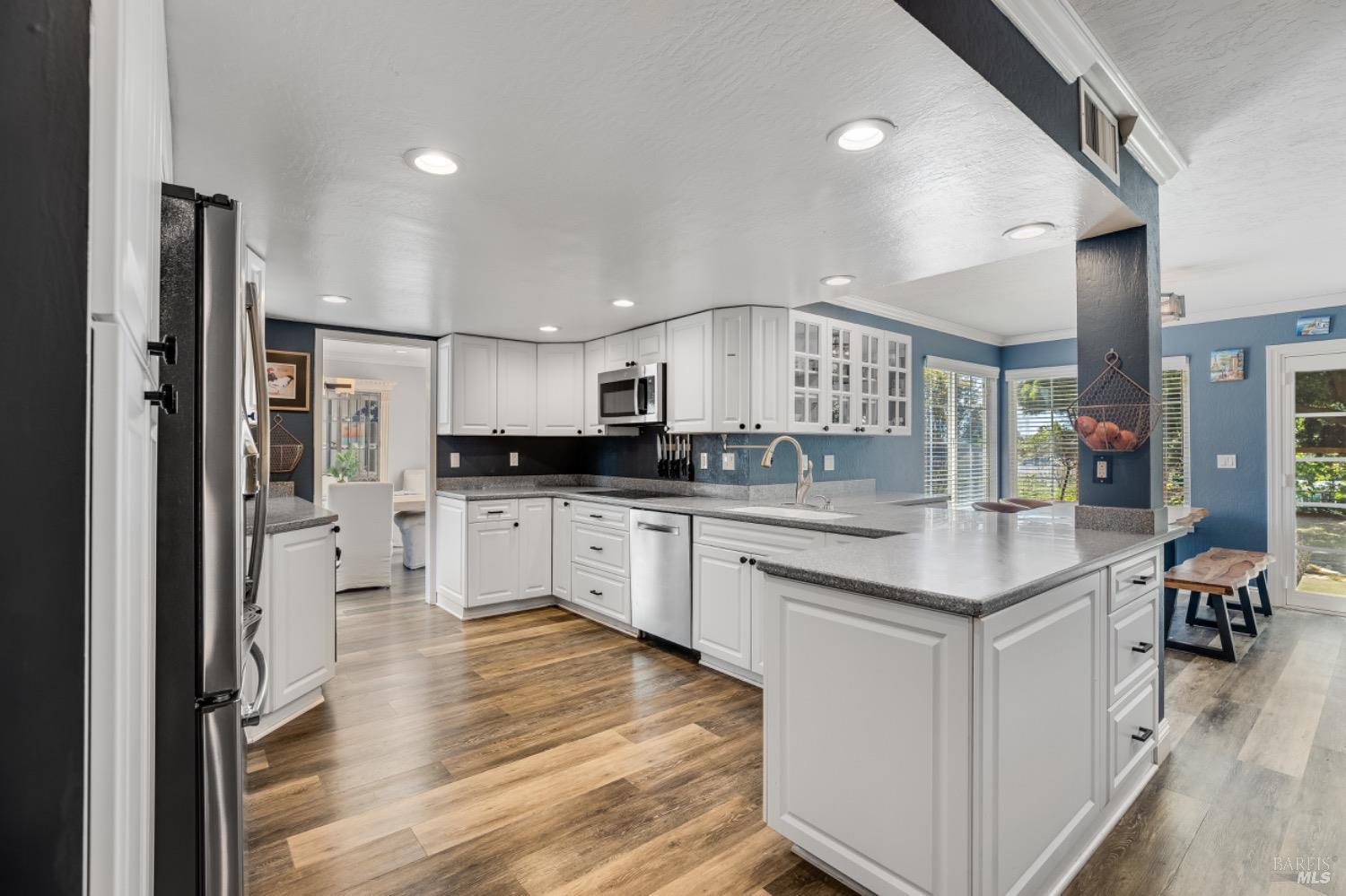 Detail Gallery Image 26 of 74 For 557 Cooper Dr, Benicia,  CA 94510 - 5 Beds | 2/1 Baths