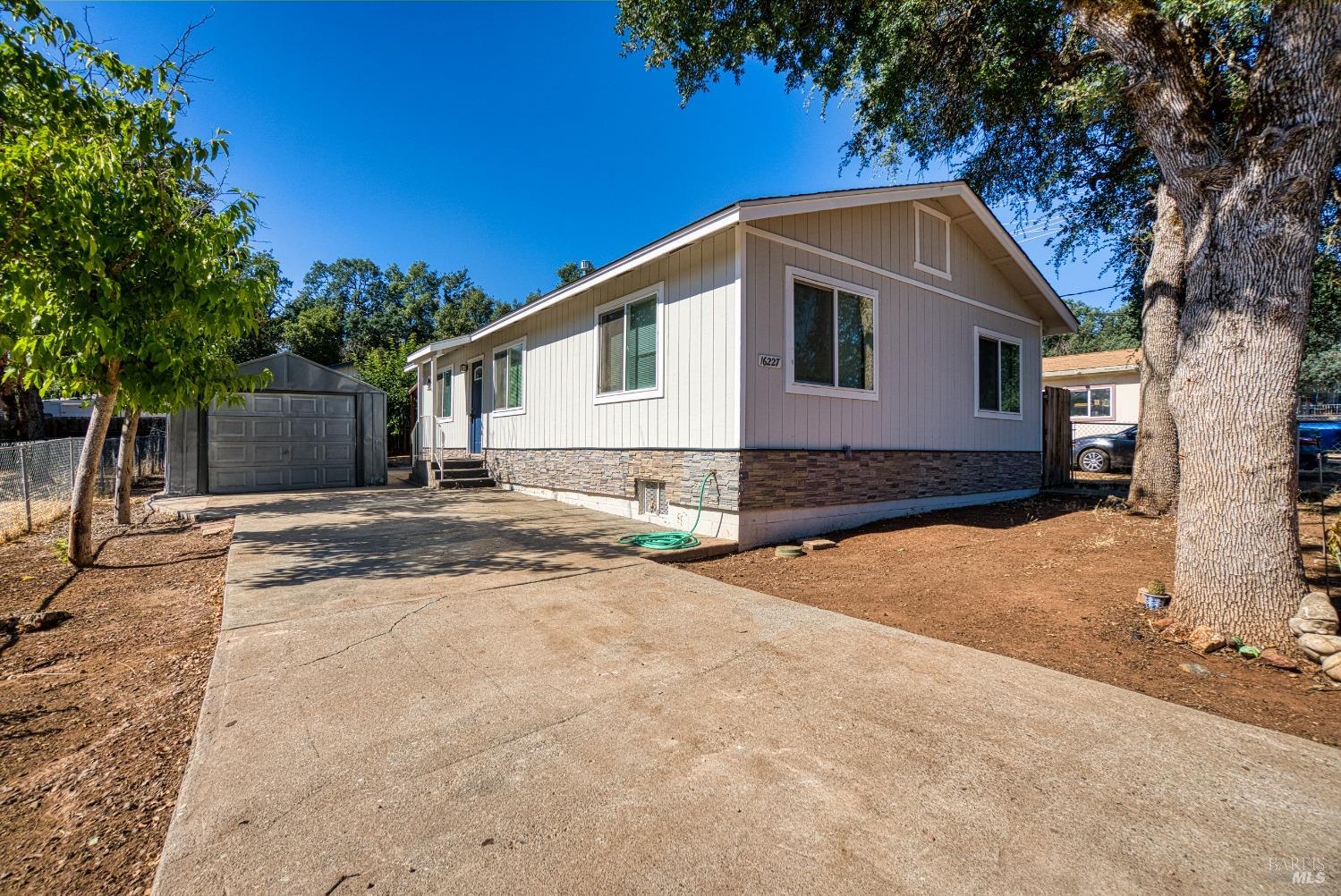 Detail Gallery Image 1 of 28 For 16227 17th Ave, Clearlake,  CA 95422 - 3 Beds | 2 Baths