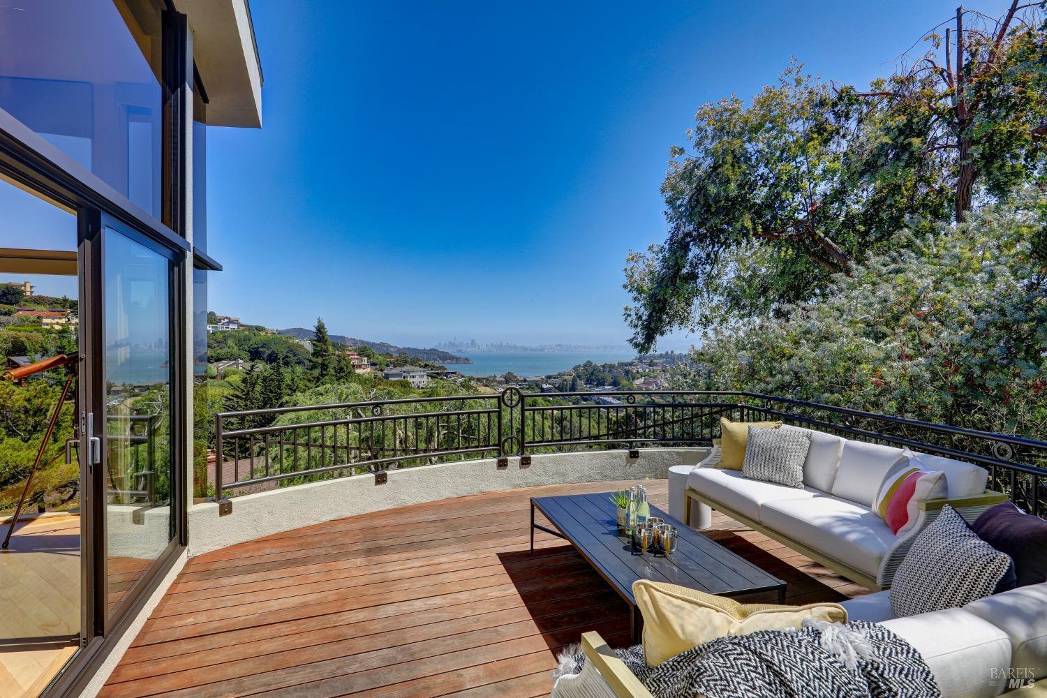 Detail Gallery Image 29 of 50 For 21 Tara Hill Rd, Tiburon,  CA 94920 - 4 Beds | 3/1 Baths