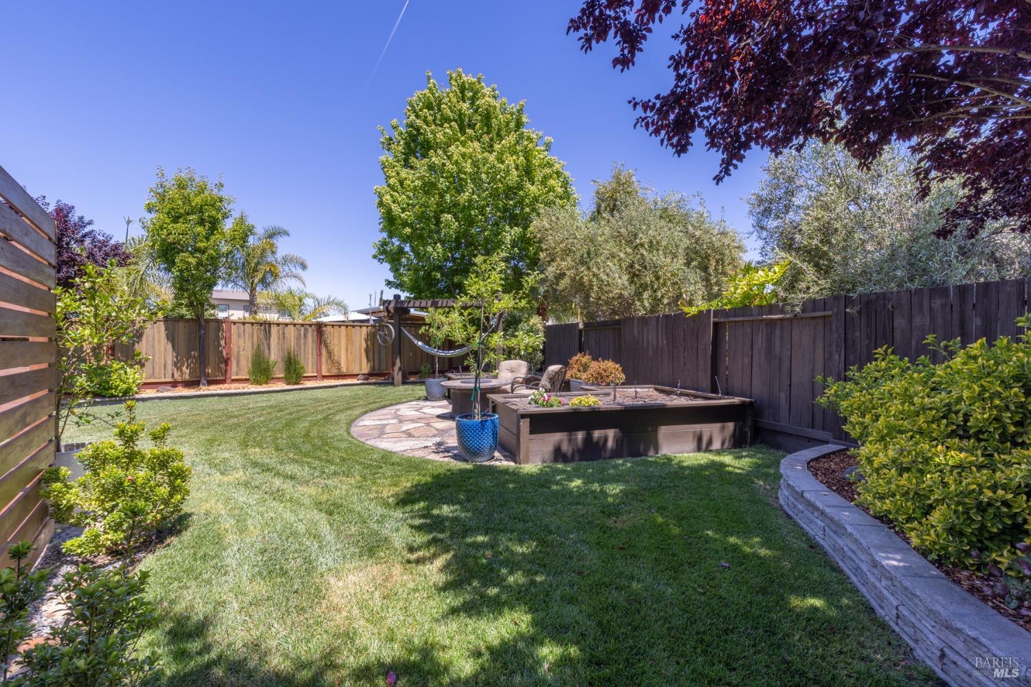 Detail Gallery Image 39 of 47 For 514 Chablis Dr, Windsor,  CA 95492 - 4 Beds | 2/1 Baths
