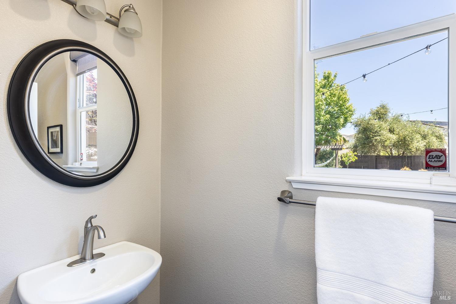 Detail Gallery Image 31 of 47 For 514 Chablis Dr, Windsor,  CA 95492 - 4 Beds | 2/1 Baths