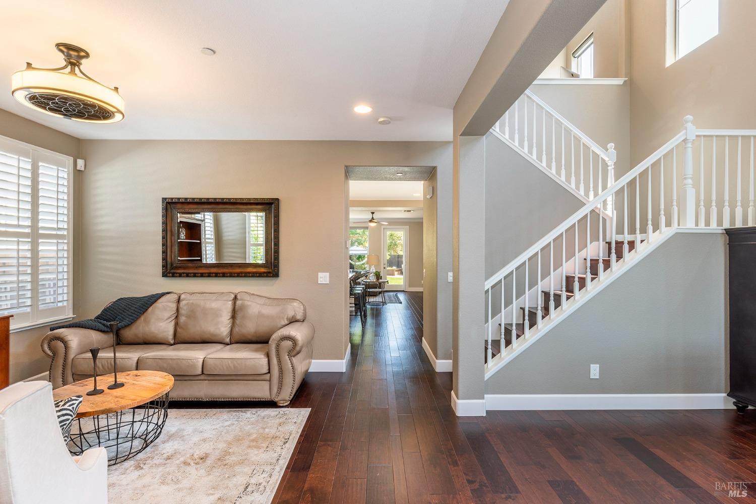 Detail Gallery Image 5 of 47 For 514 Chablis Dr, Windsor,  CA 95492 - 4 Beds | 2/1 Baths