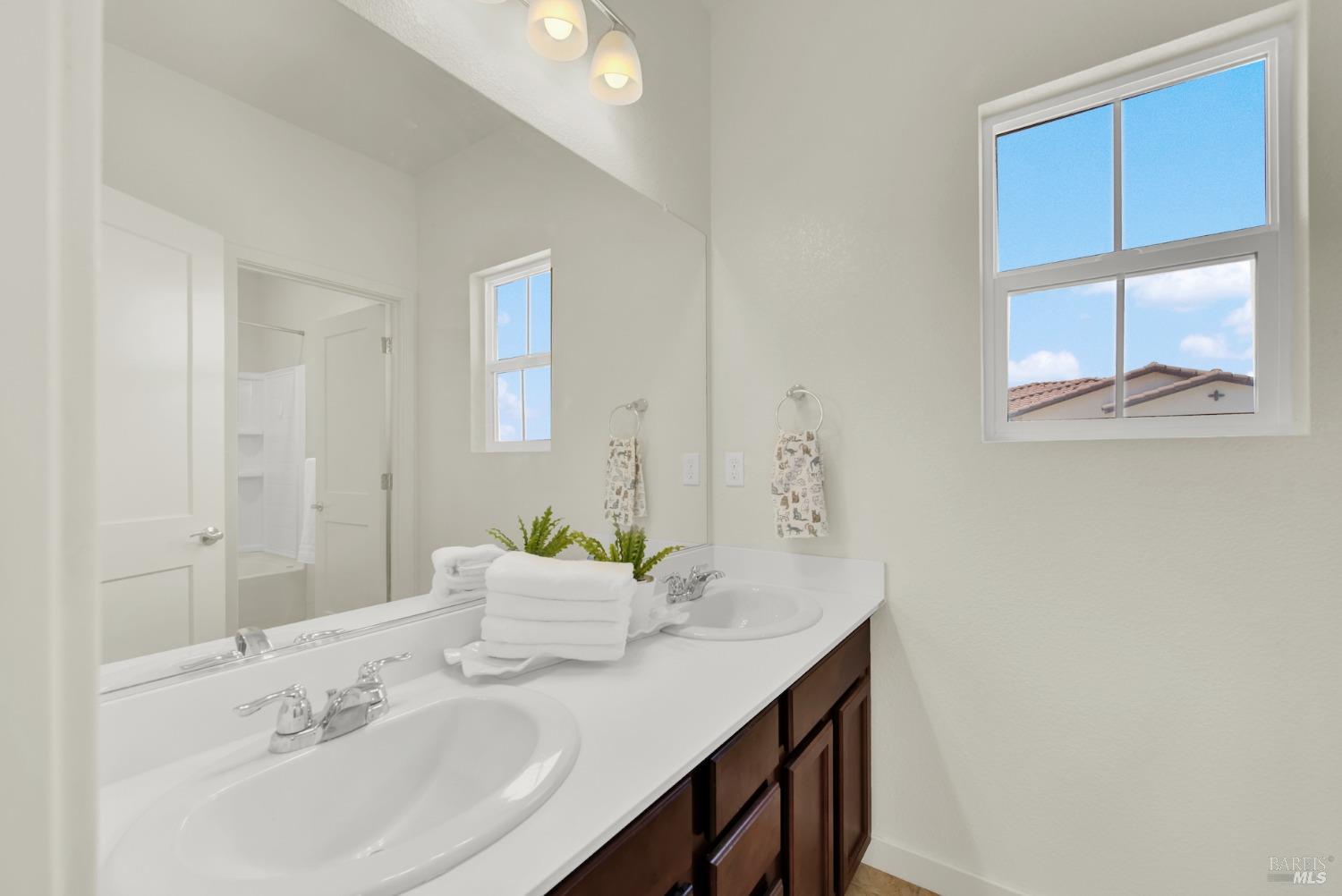 Detail Gallery Image 40 of 52 For 1075 Johns Hopkins Ct, Dixon,  CA 95620 - 3 Beds | 2/1 Baths