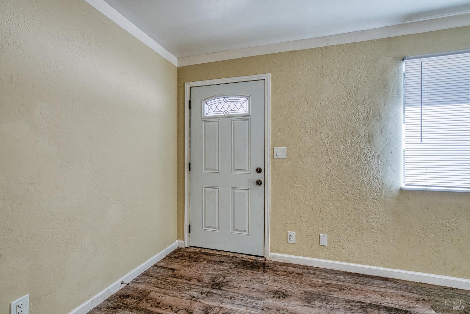 Detail Gallery Image 11 of 28 For 16227 17th Ave, Clearlake,  CA 95422 - 3 Beds | 2 Baths