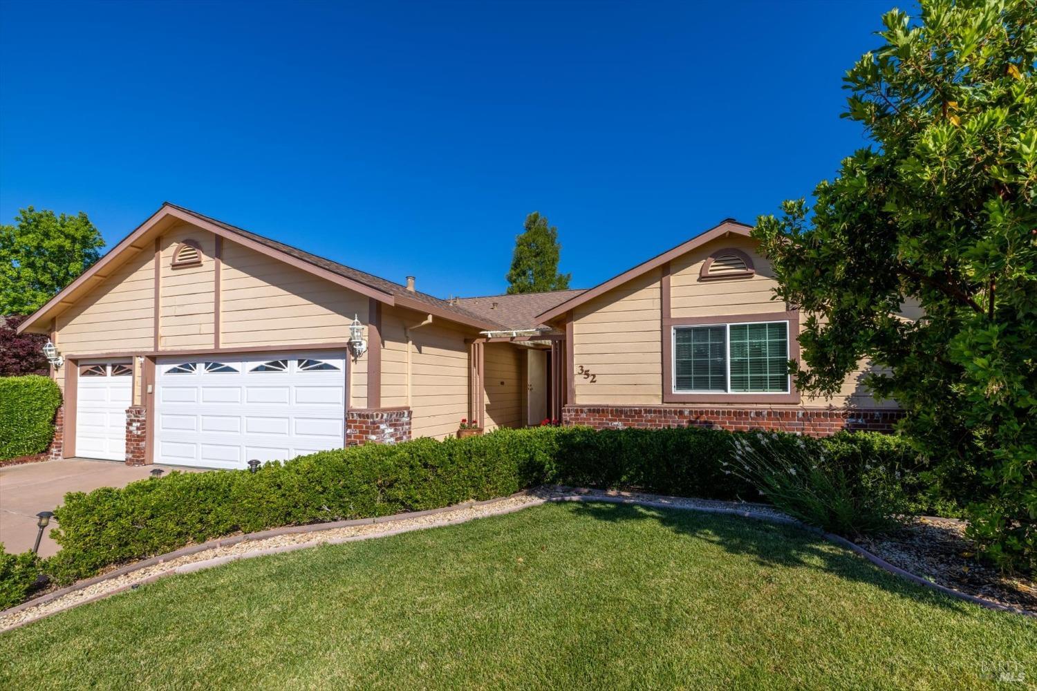 Detail Gallery Image 2 of 45 For 352 White Sands Dr, Vacaville,  CA 95687 - 3 Beds | 2 Baths