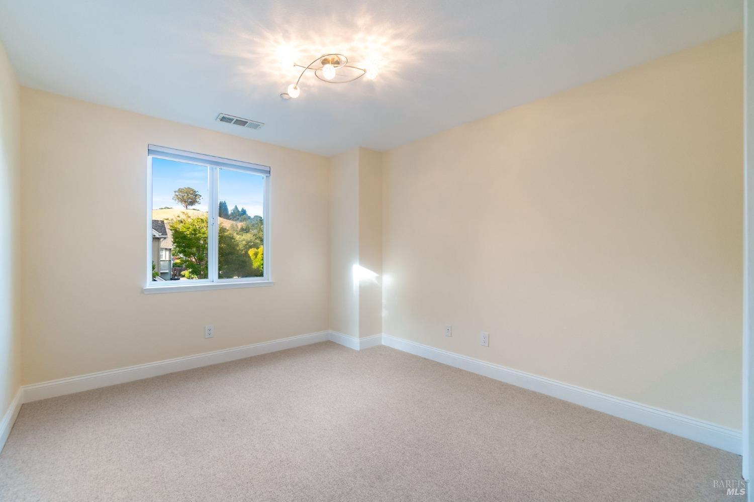 Detail Gallery Image 17 of 23 For 4 Illes Ct, Novato,  CA 94945 - 3 Beds | 2 Baths