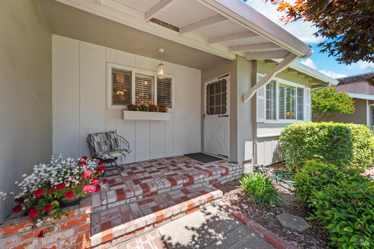 Detail Gallery Image 3 of 29 For 3536 Idlewild Ave, Napa,  CA 94558 - 3 Beds | 2 Baths