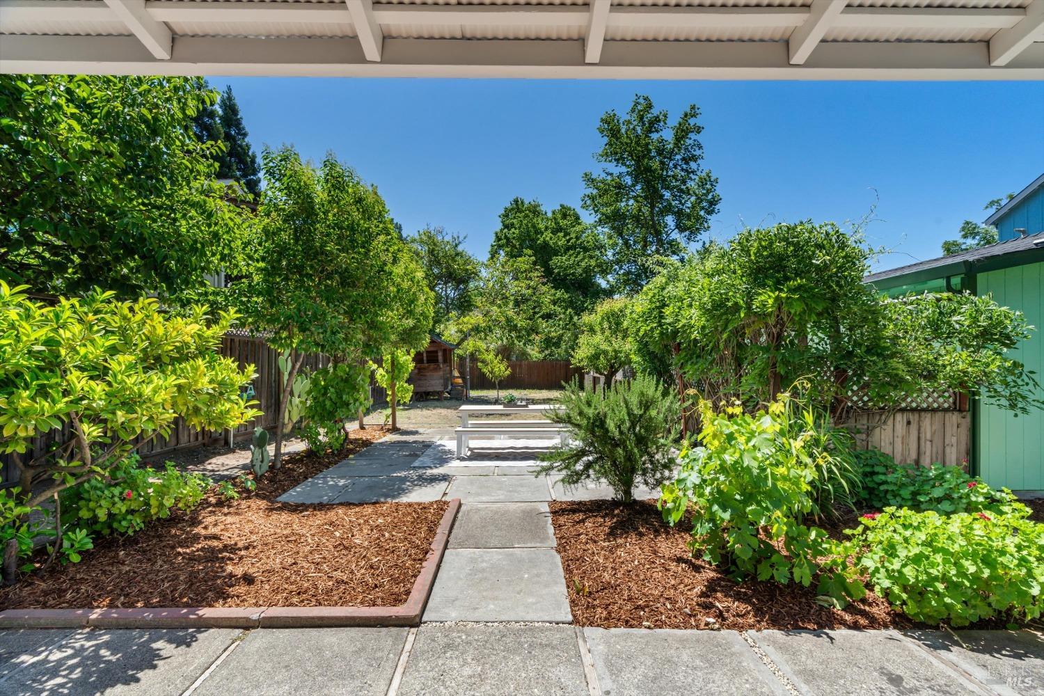 Detail Gallery Image 24 of 46 For 309 Arbor Ave, Sonoma,  CA 95476 - 3 Beds | 2 Baths