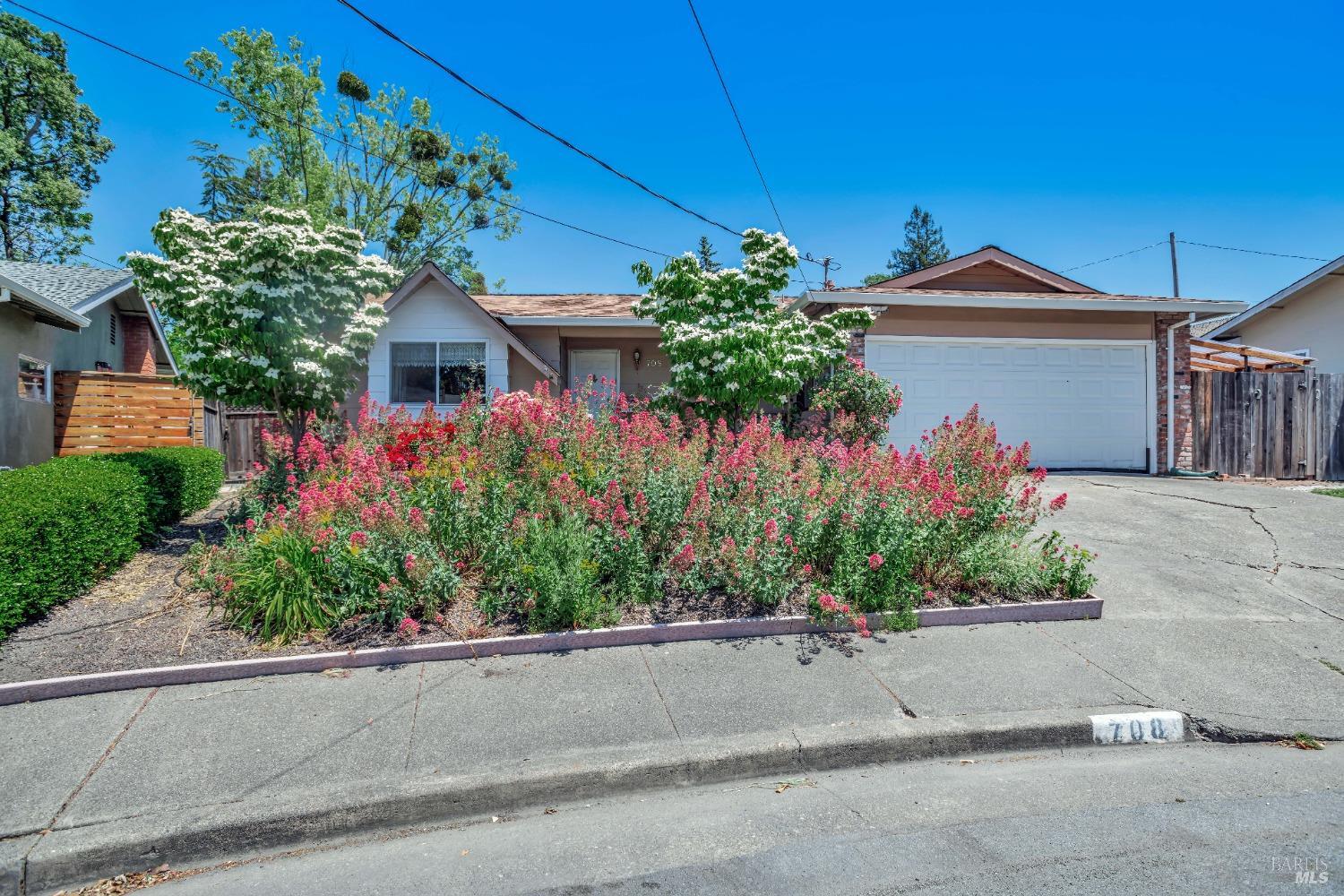 Detail Gallery Image 1 of 1 For 708 Brasher Ct, Santa Rosa,  CA 95405 - 4 Beds | 2 Baths