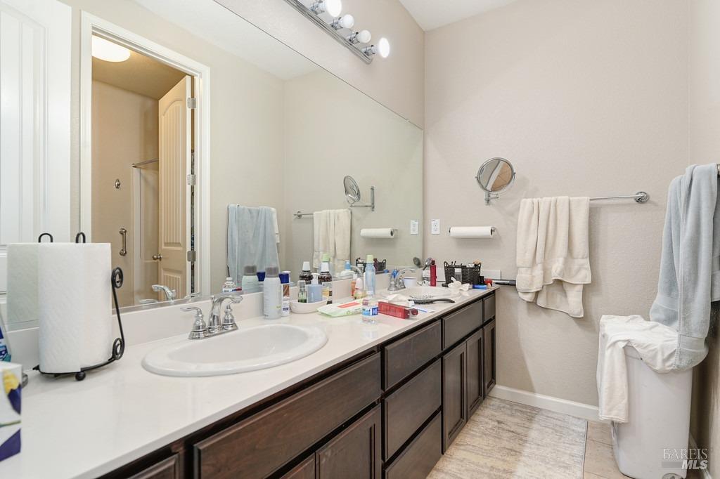 Detail Gallery Image 18 of 22 For 738 Surrey Ct, Fairfield,  CA 94533 - 4 Beds | 2/1 Baths