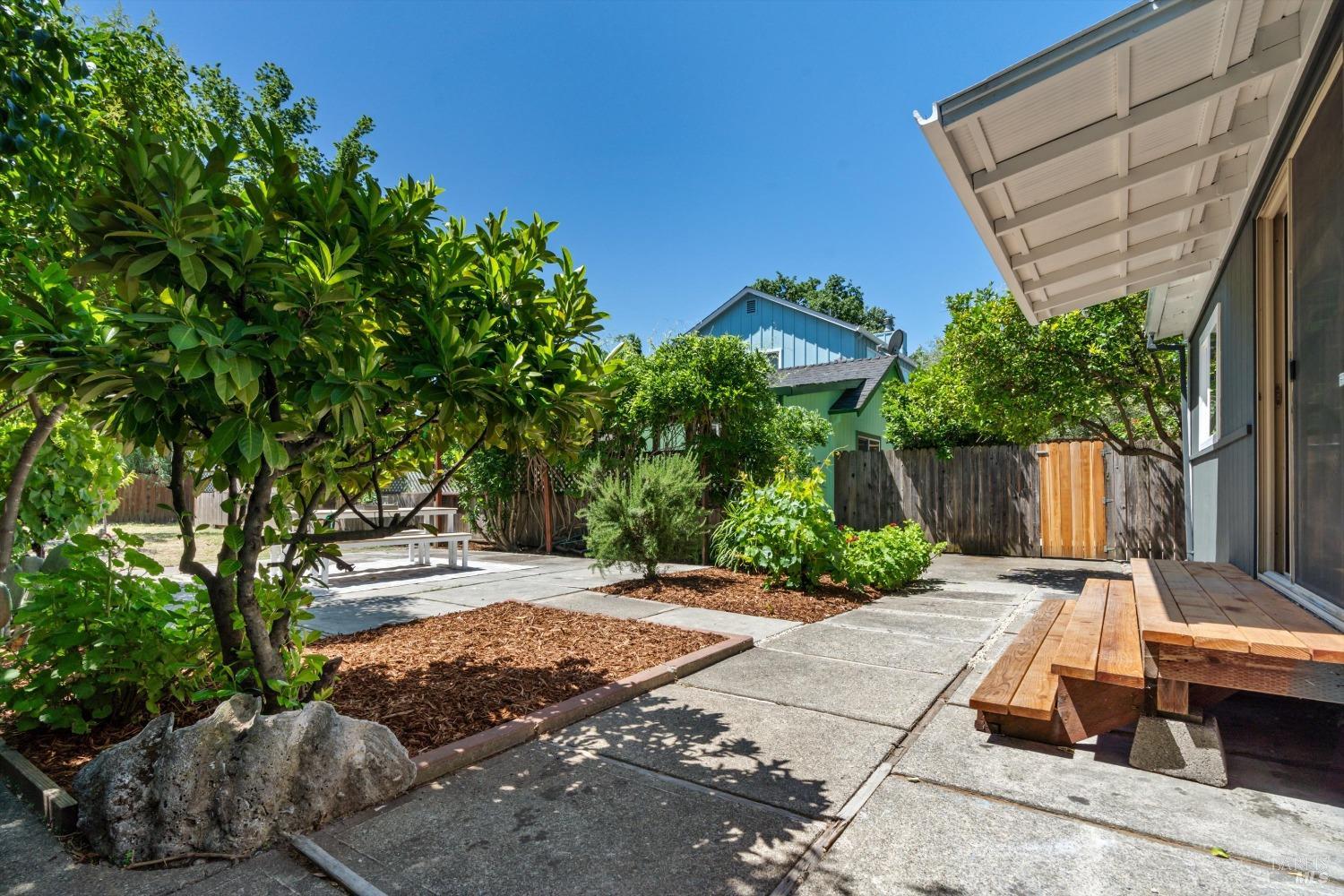 Detail Gallery Image 26 of 46 For 309 Arbor Ave, Sonoma,  CA 95476 - 3 Beds | 2 Baths