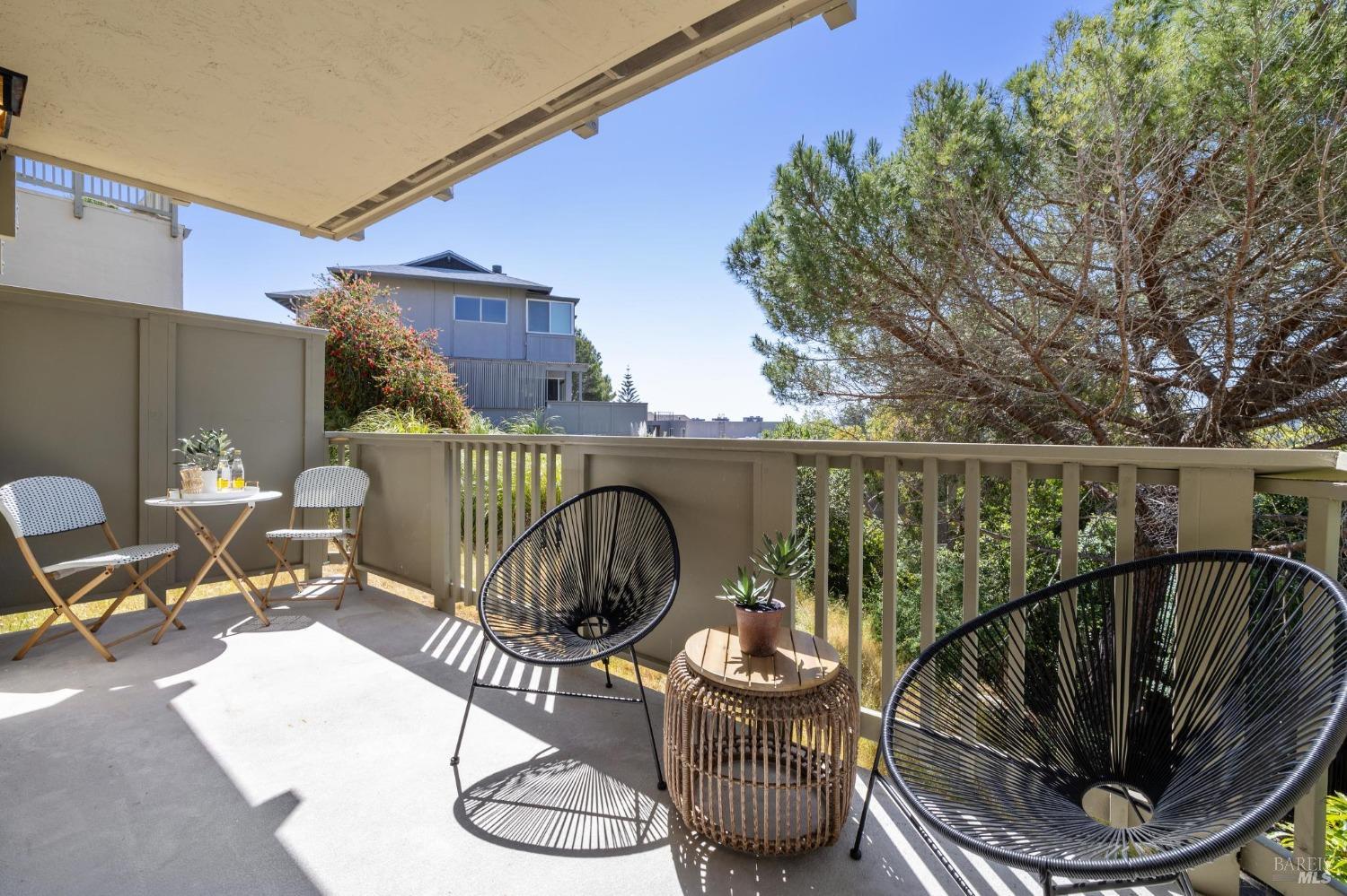 Detail Gallery Image 7 of 31 For 175 Upper via Casitas Unkn #1,  Greenbrae,  CA 94904 - 2 Beds | 2 Baths