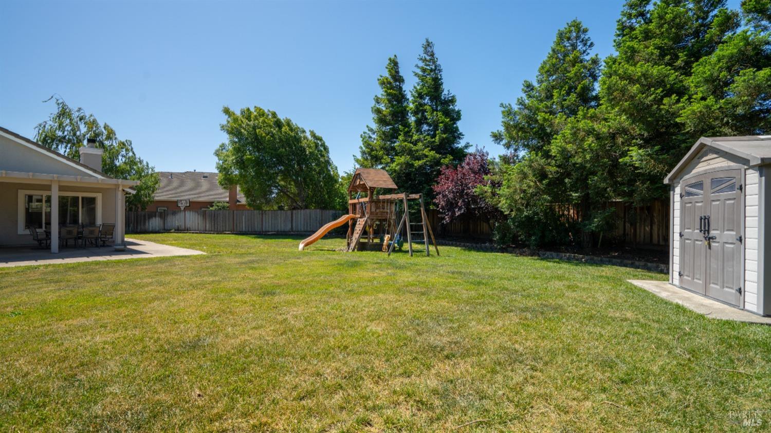 Detail Gallery Image 11 of 79 For 705 Tuscany Ct, Fairfield,  CA 94534 - 4 Beds | 2 Baths