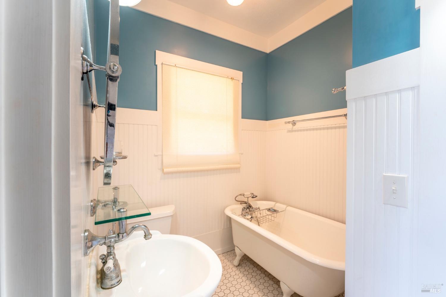 Detail Gallery Image 22 of 27 For 145 W Pine St, Fort Bragg,  CA 95437 - 3 Beds | 2 Baths