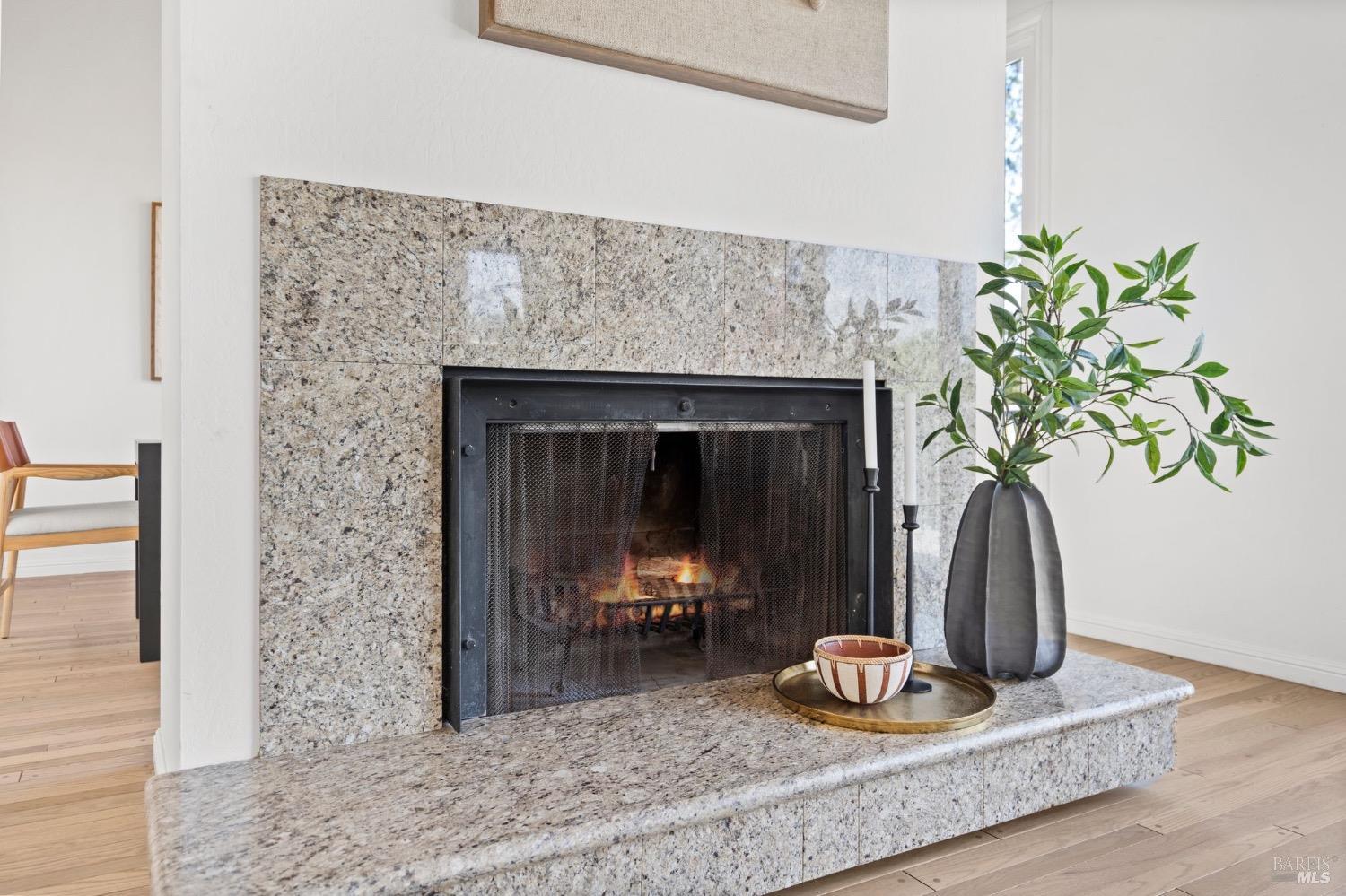 Detail Gallery Image 7 of 31 For 881 Marin Dr, Mill Valley,  CA 94941 - 3 Beds | 2/1 Baths