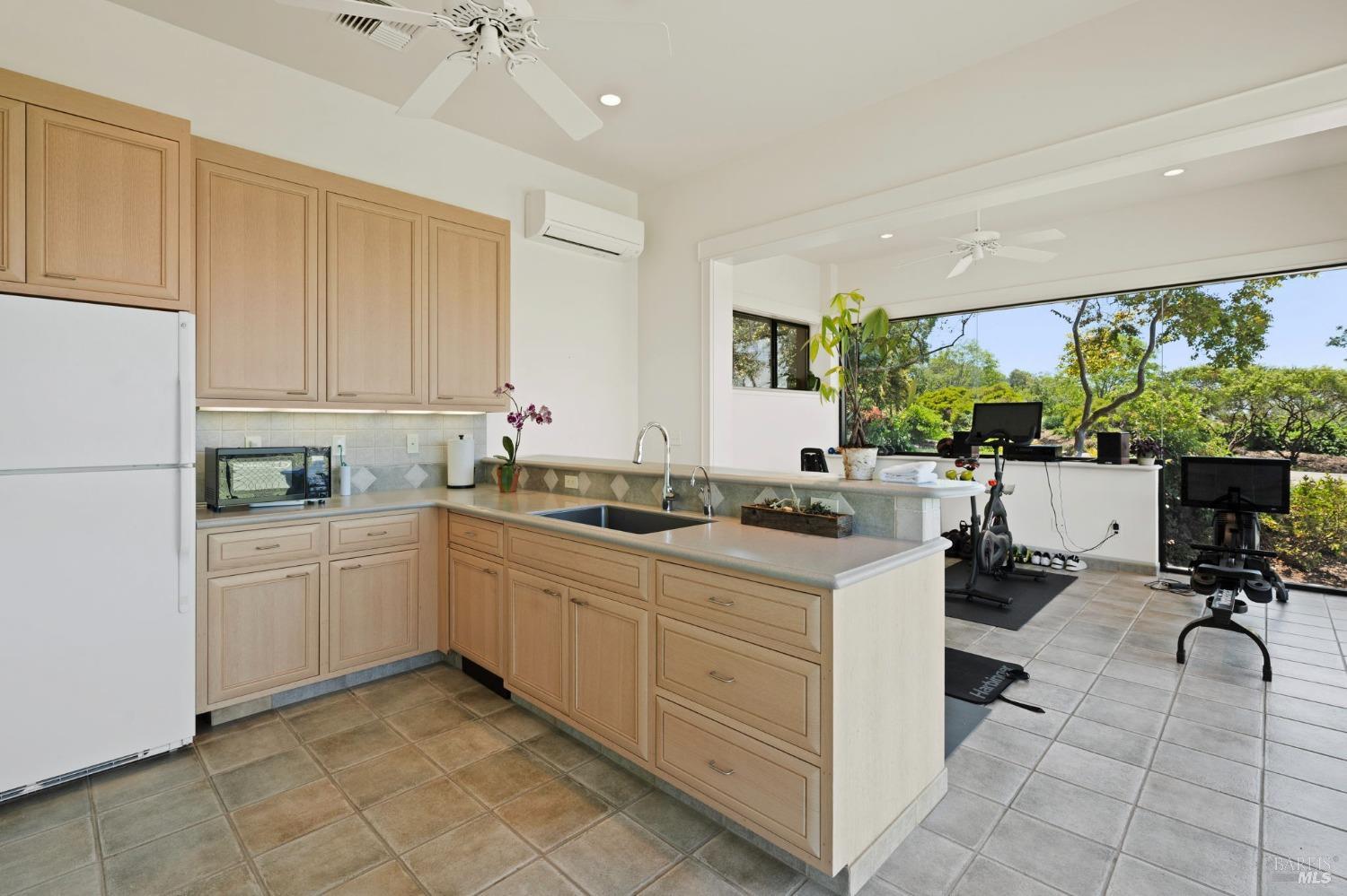 Detail Gallery Image 75 of 95 For 950 Shiloh Vis, Santa Rosa,  CA 95403 - 4 Beds | 6/2 Baths