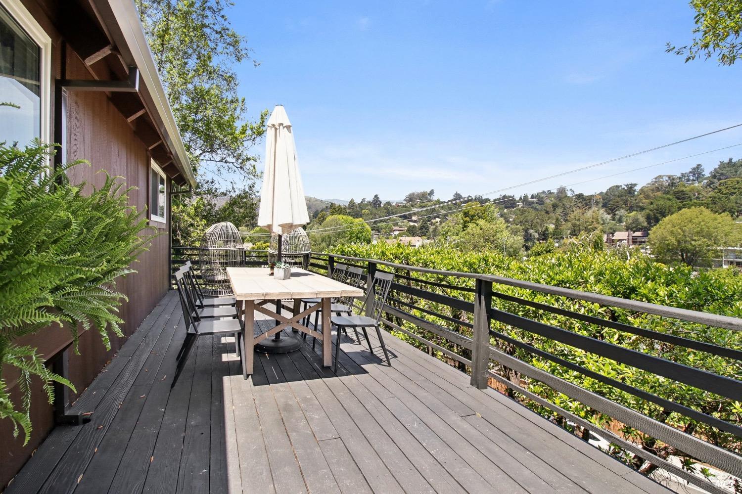 Detail Gallery Image 31 of 44 For 363 Marin Ave a,  Mill Valley,  CA 94941 - 4 Beds | 3 Baths