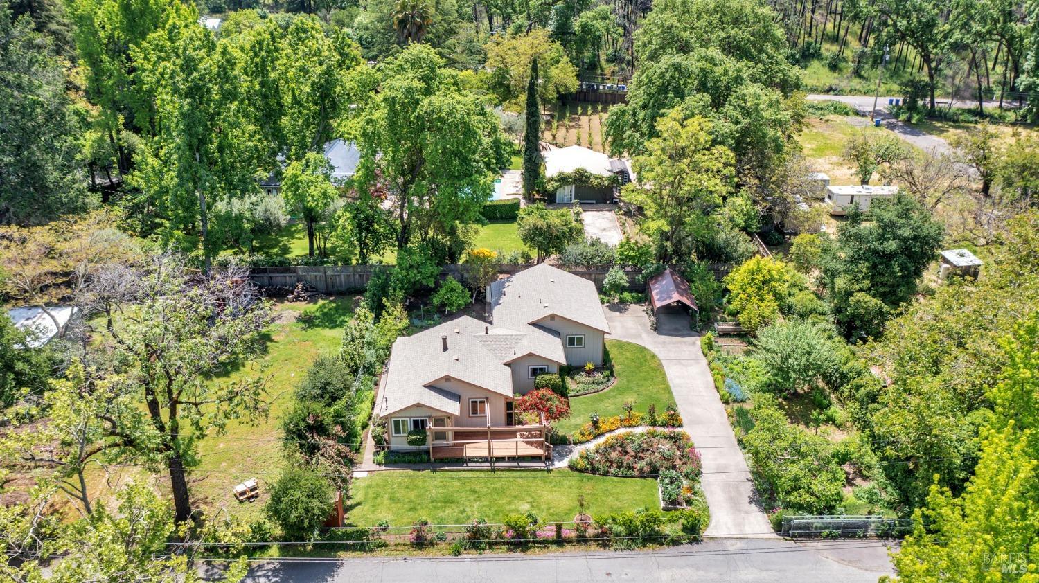 Detail Gallery Image 1 of 71 For 319 Glass Mountain Ln, Saint Helena,  CA 94574 - 2 Beds | 2 Baths