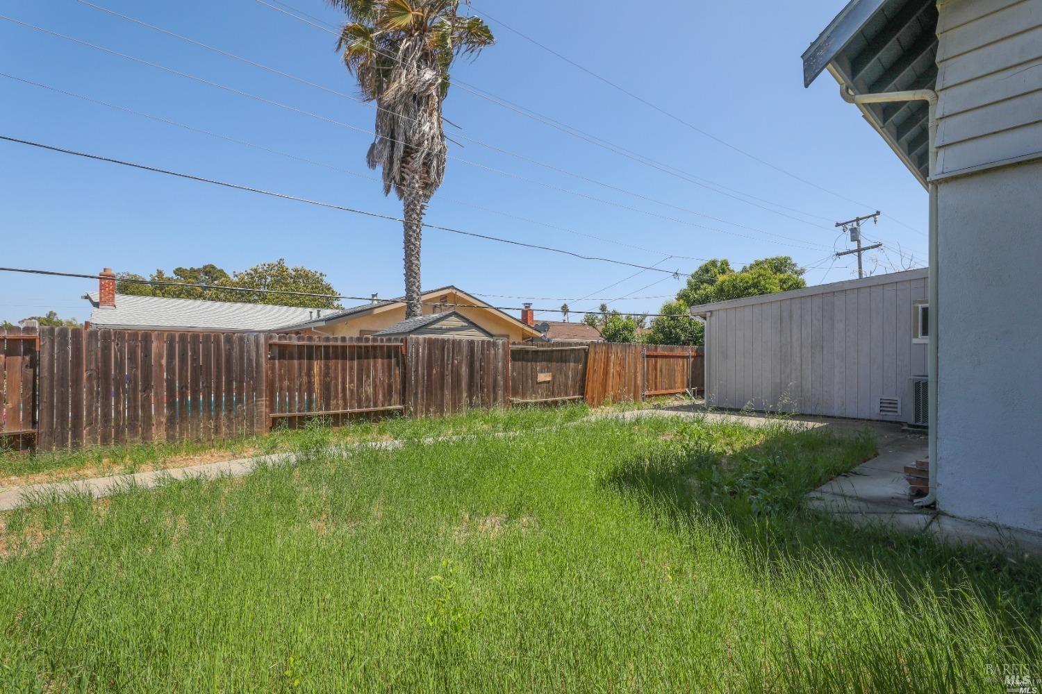 Detail Gallery Image 4 of 27 For 1330 Avon Way, Fairfield,  CA 94533 - 4 Beds | 2 Baths