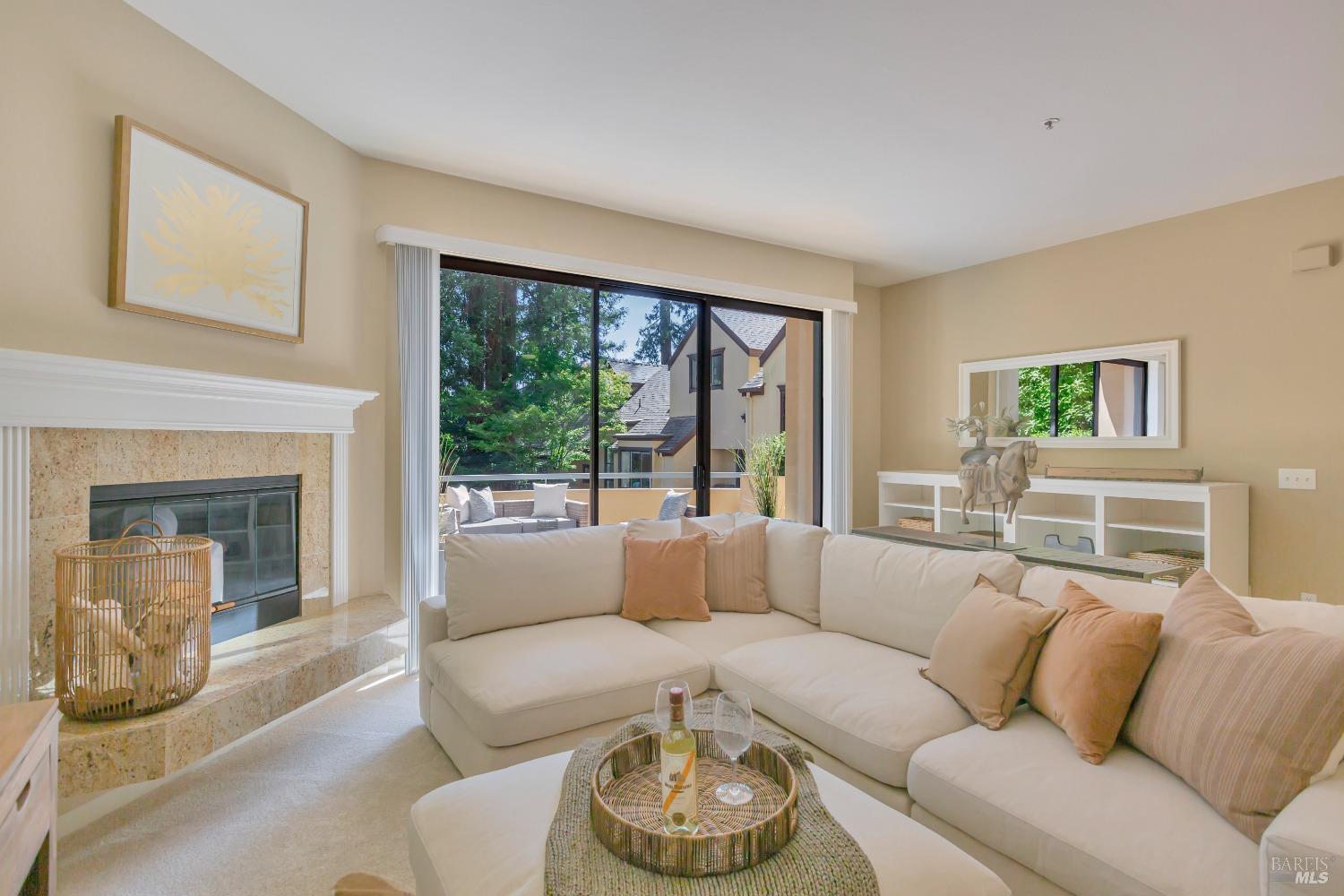 Detail Gallery Image 6 of 39 For 252 Miller Ave, Mill Valley,  CA 94941 - 3 Beds | 3/1 Baths